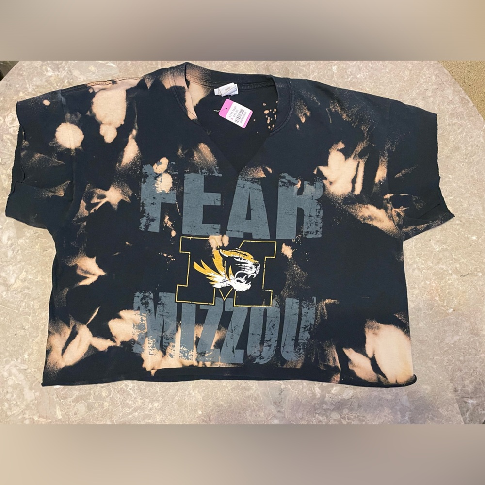 Boutique Missouri Tigers bleach dyed crop shirt Size large